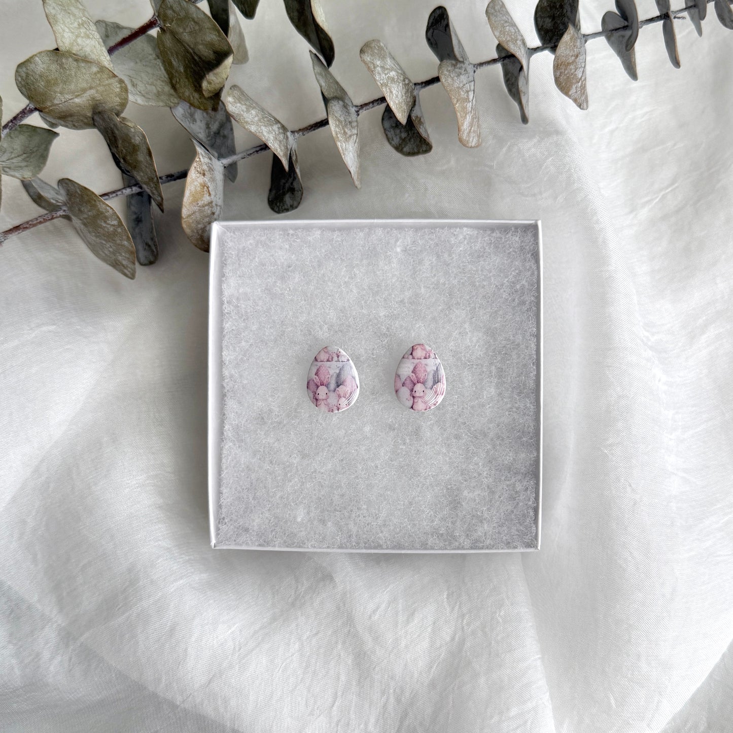 Easter bunny print stud