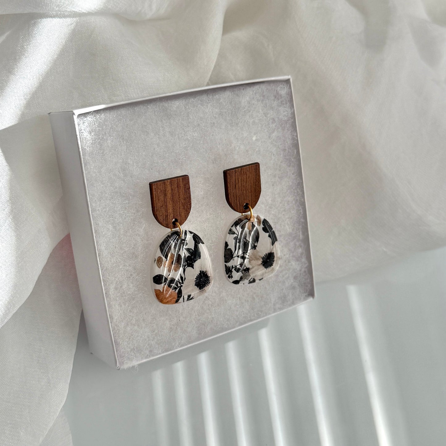 Neutral flower print