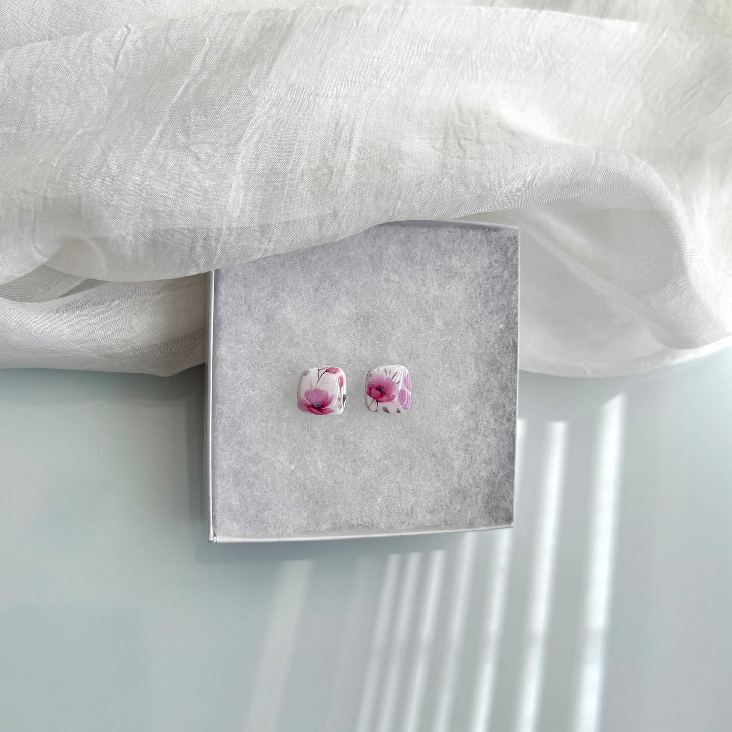 Cosmos print studs with resin