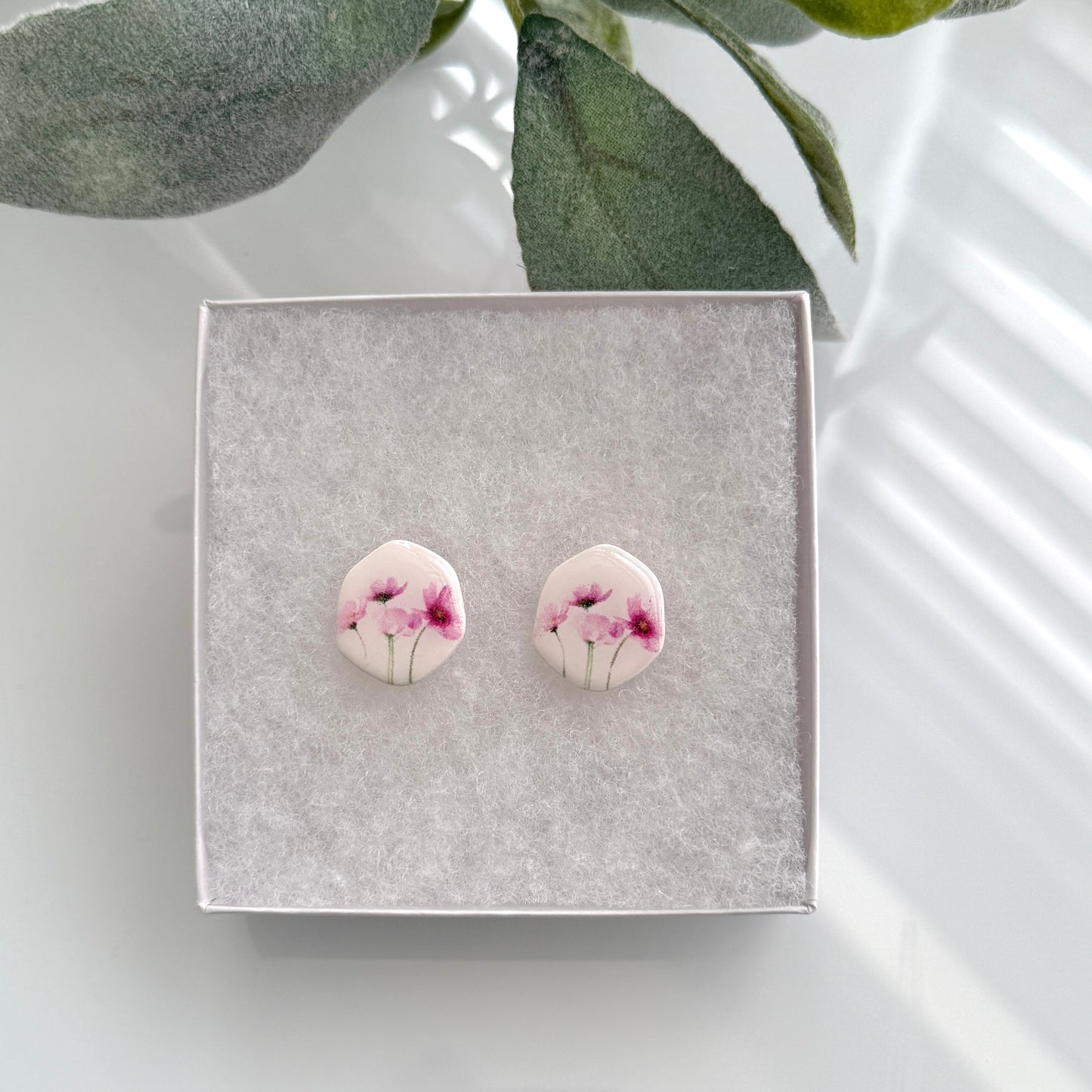 Cosmos print studs with resin