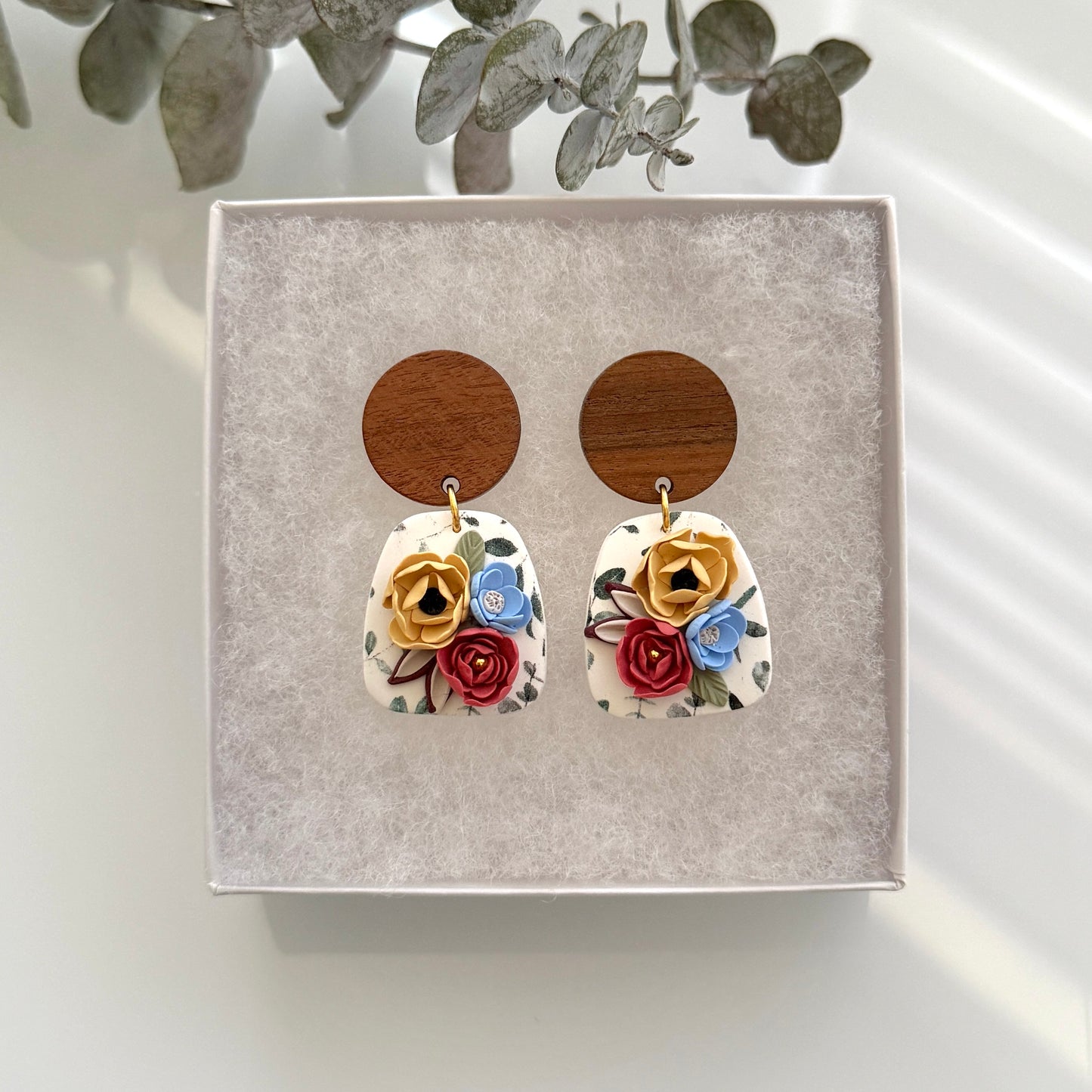 Marigold, blue and burnt Orange 3D flowers