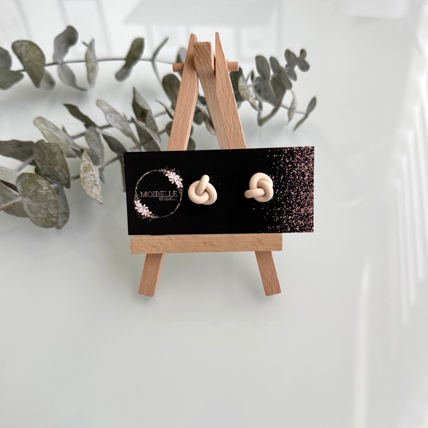 Knot studs