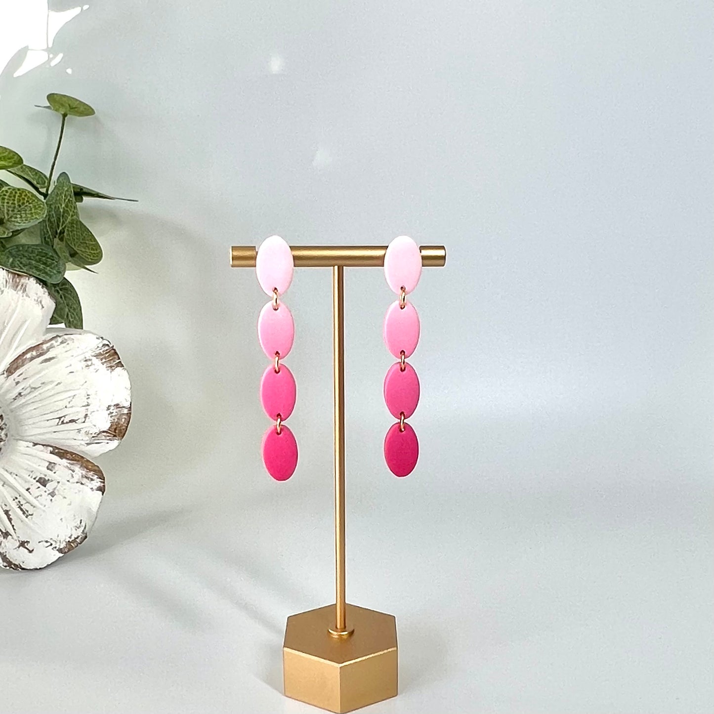 Hot pink ombré ovals