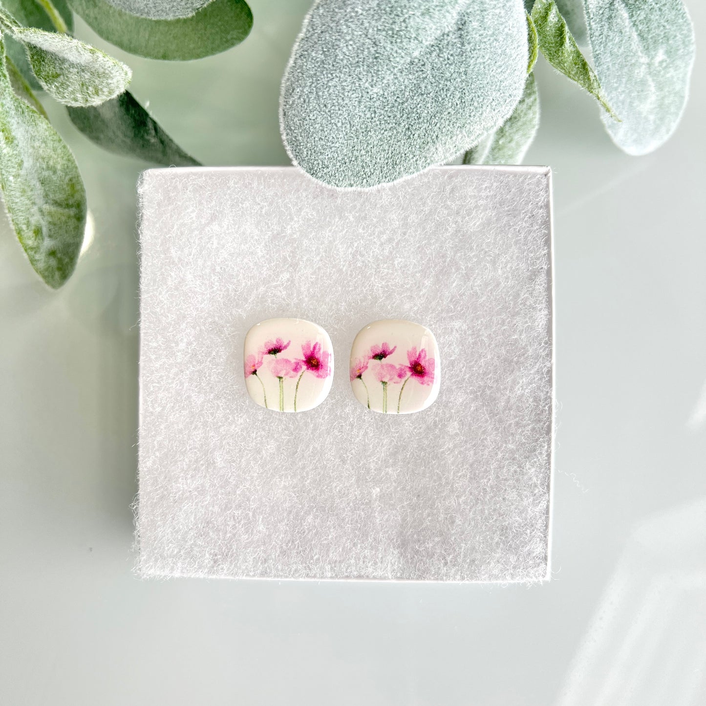 Cosmos print studs with resin