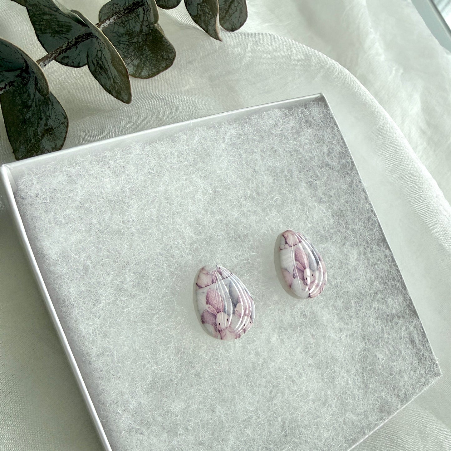 Easter bunny print stud