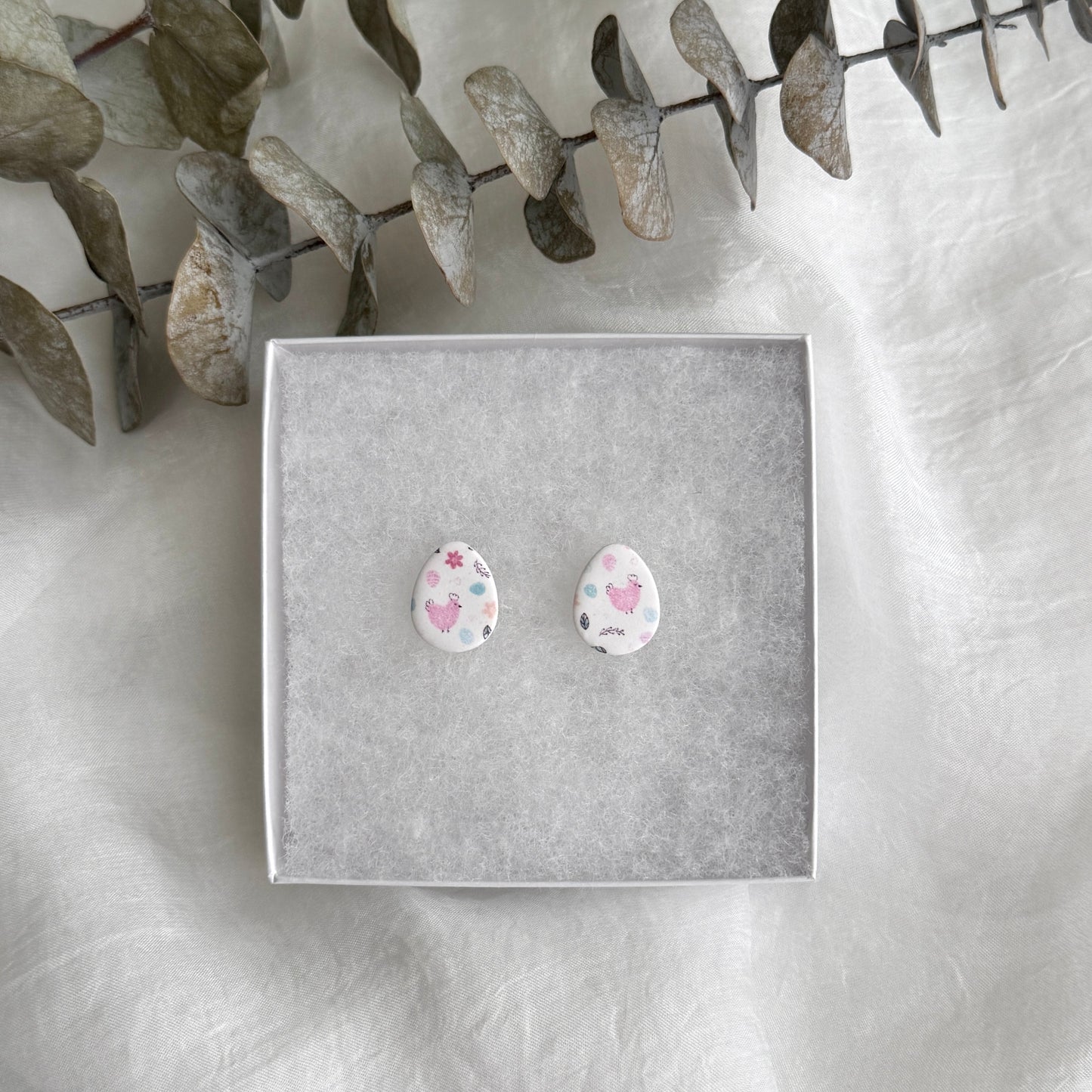 Chicken print egg studs
