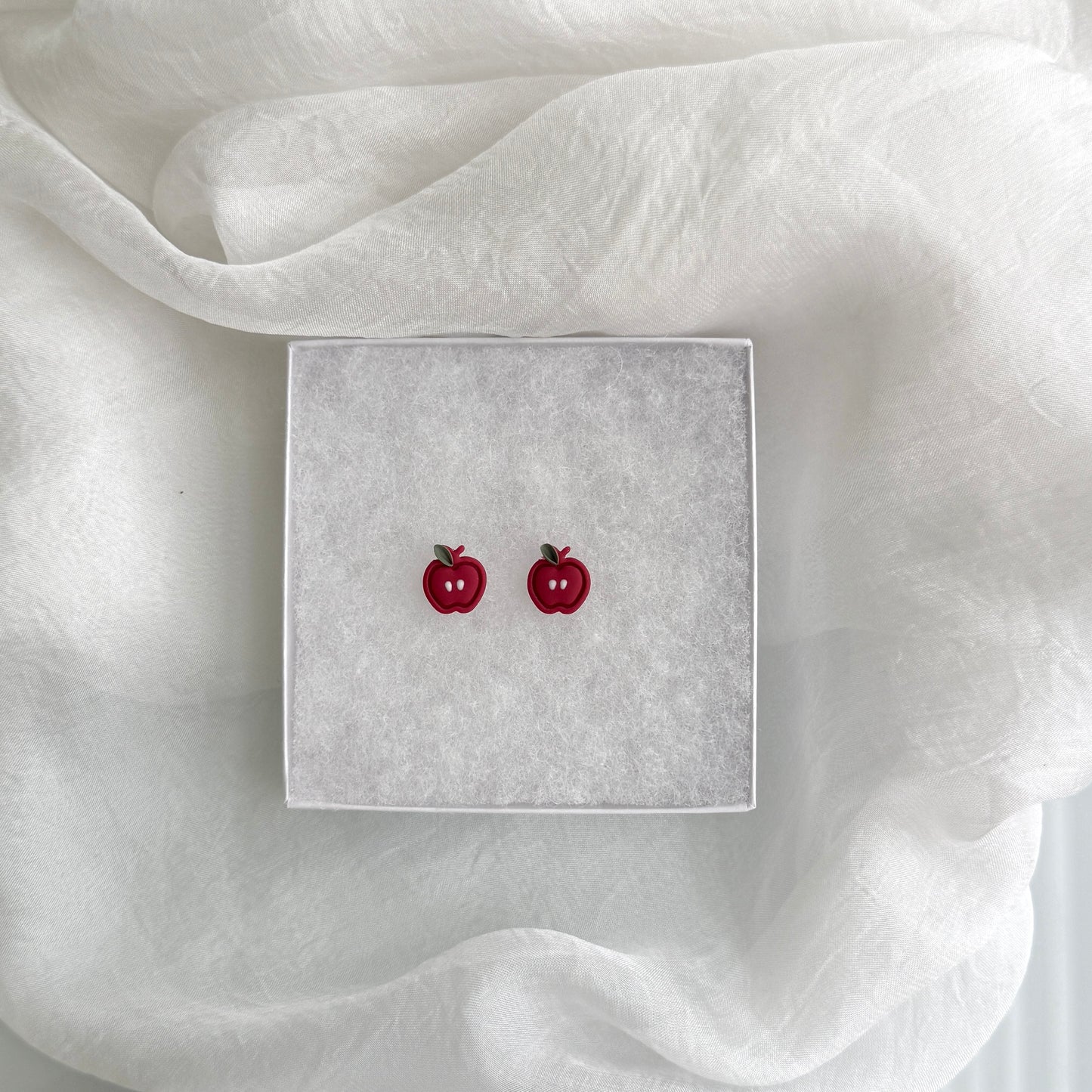 Fruity studs