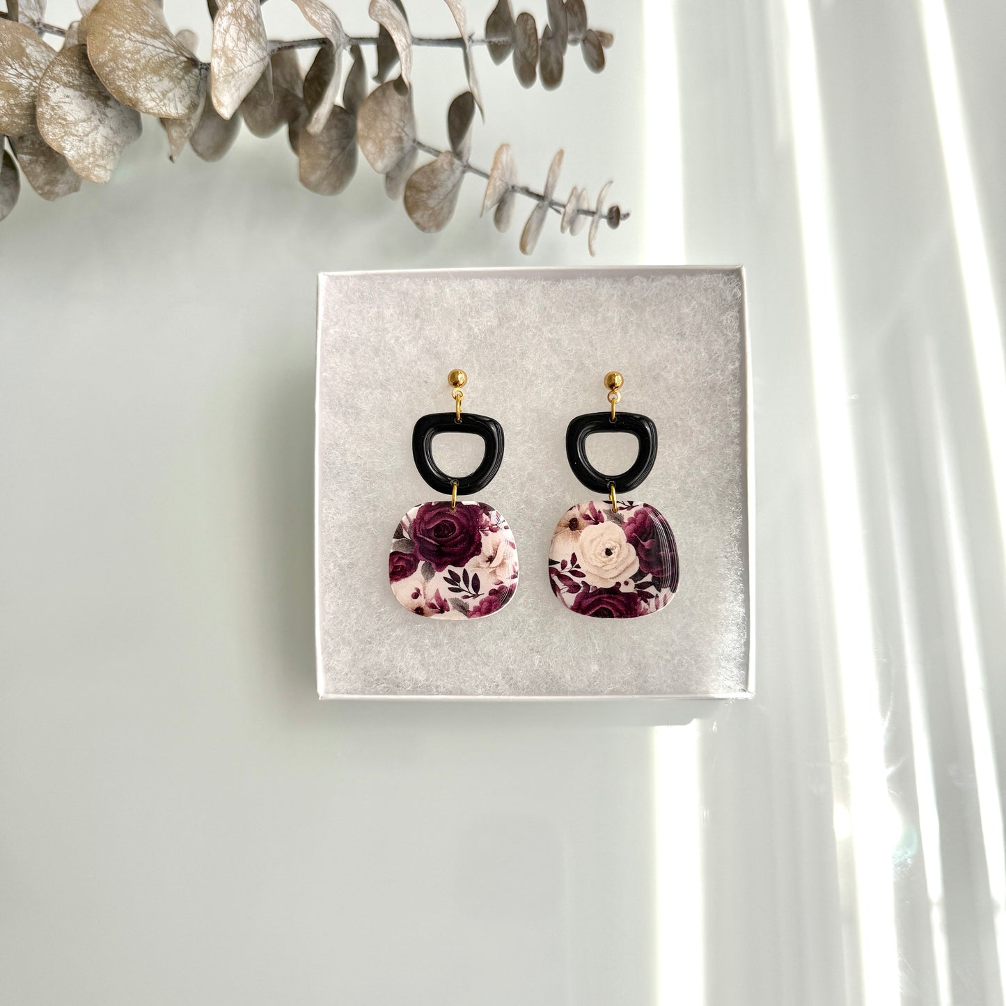 Moody roses print