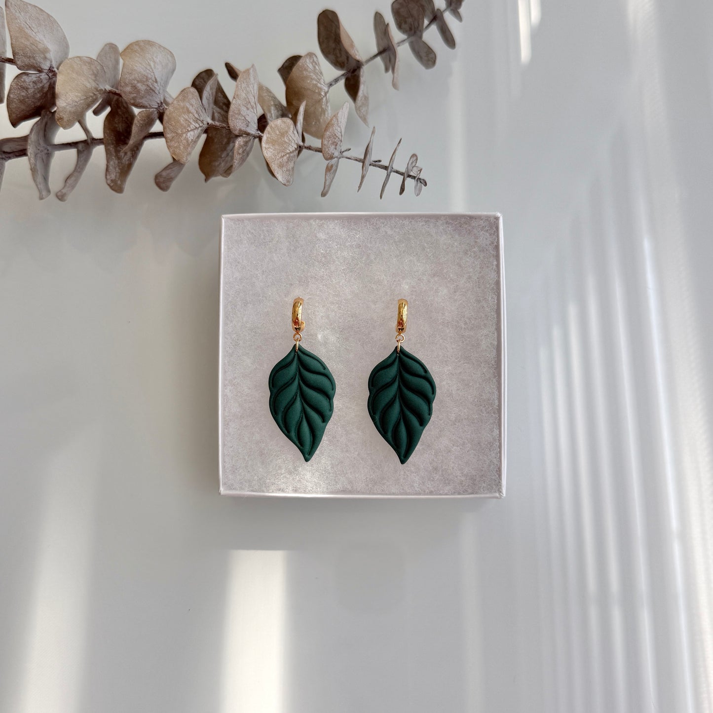 Emerald leaf