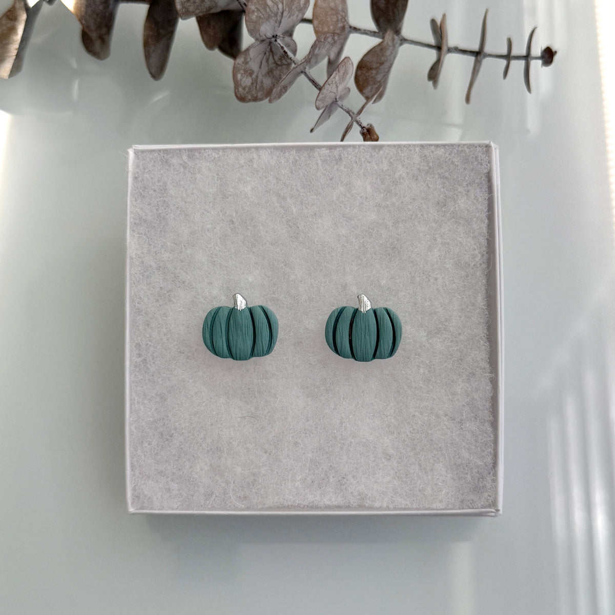 Pumpkin studs