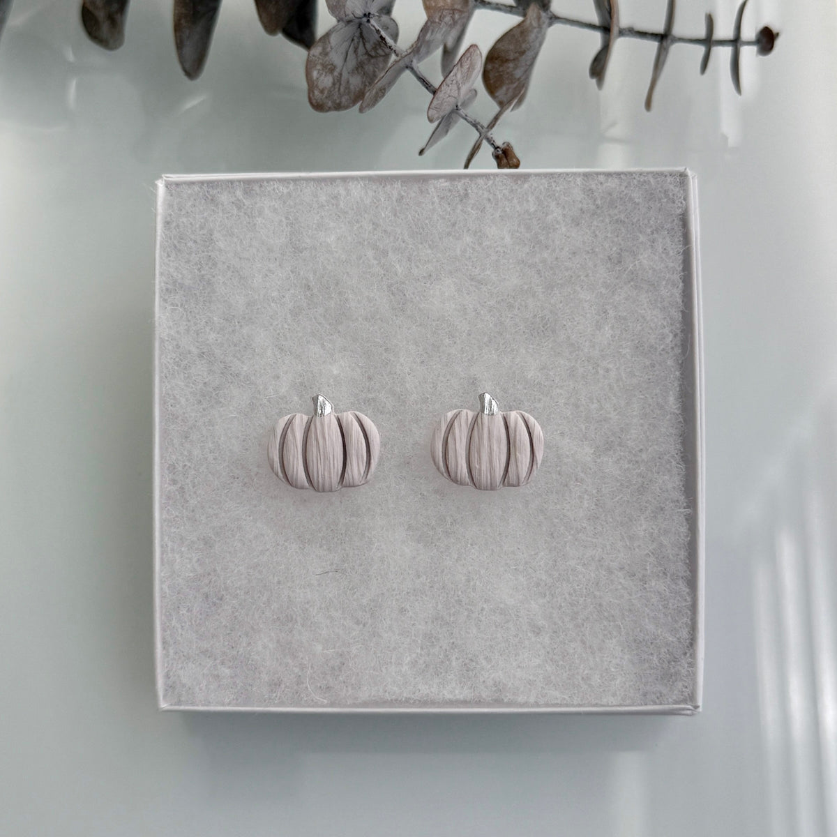 Pumpkin studs