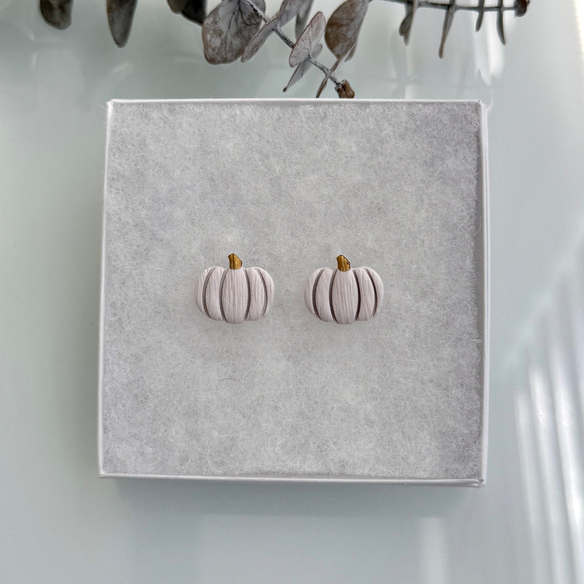 Pumpkin studs