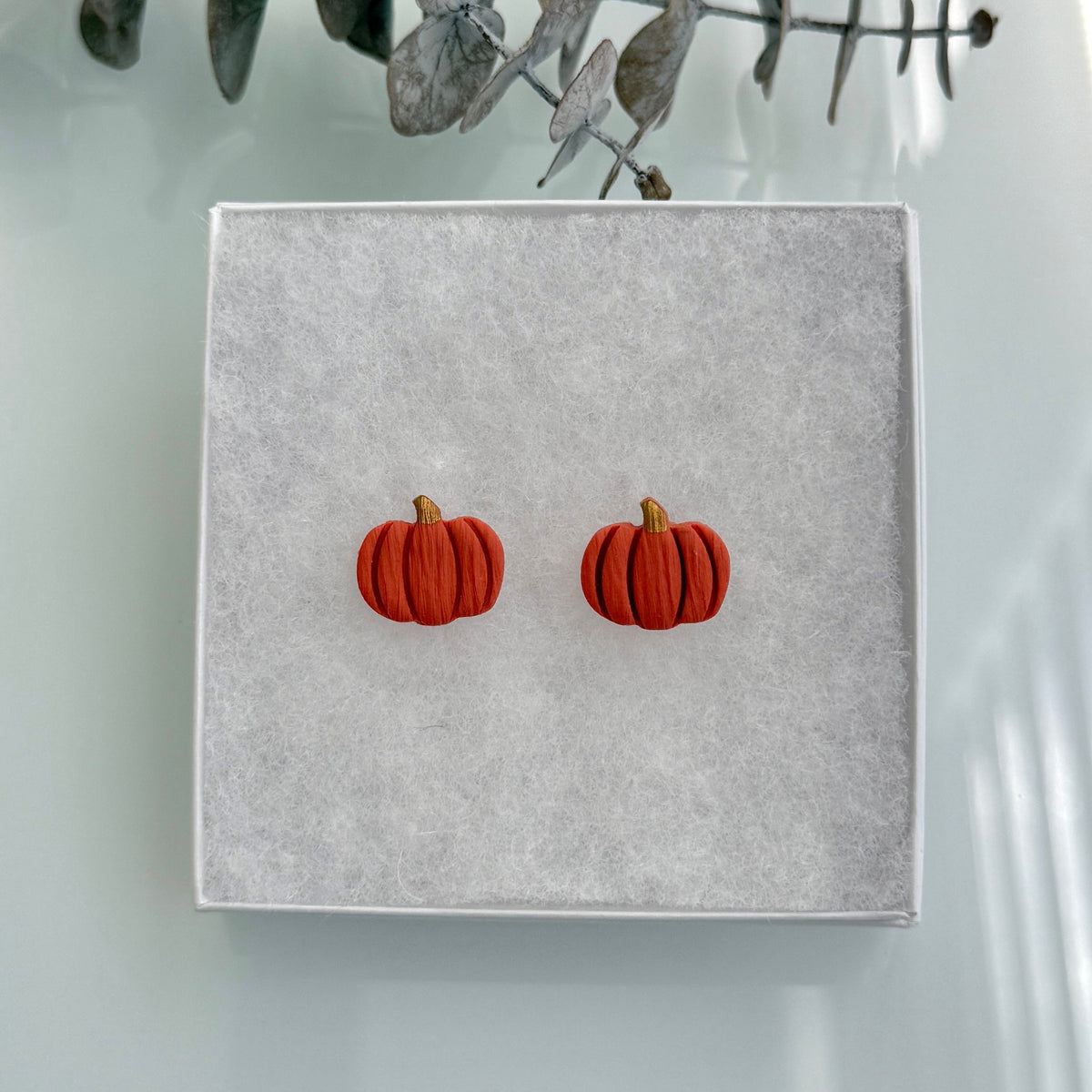 Pumpkin studs