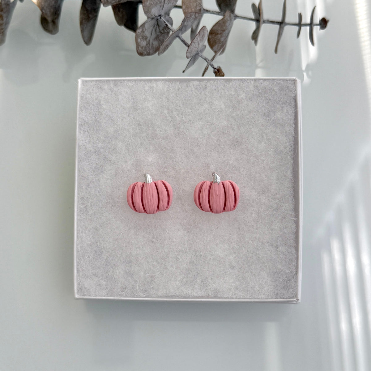 Pumpkin studs