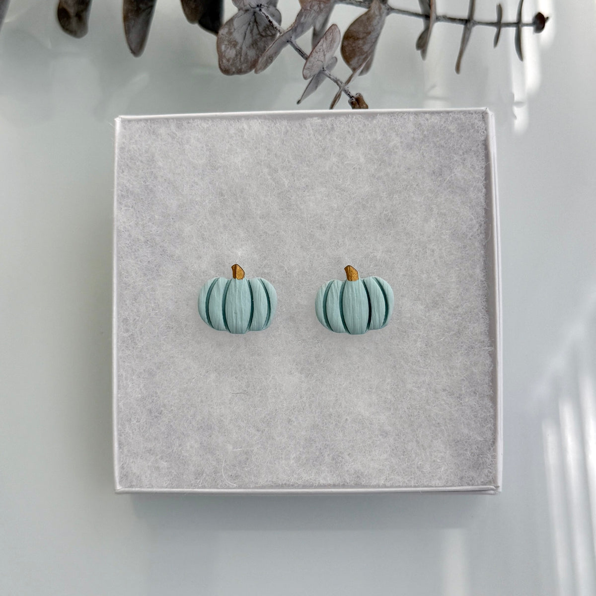 Pumpkin studs
