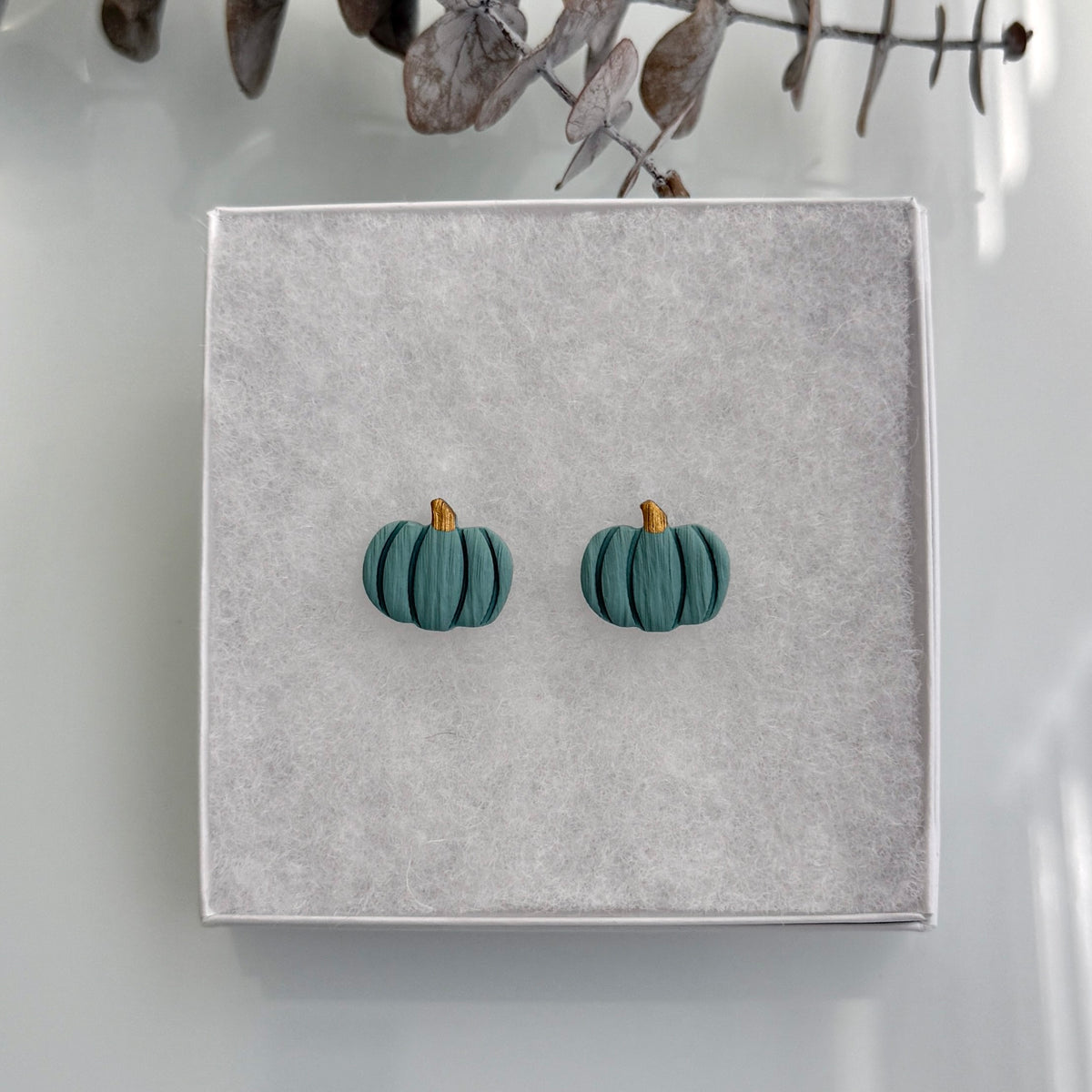 Pumpkin studs